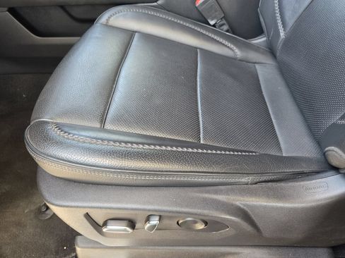 Used 2023 GMC Sierra 1500 Denali AWD/4WD image 23