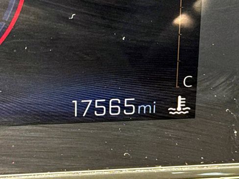 Certified 2025 Chevrolet Trax LT image 19