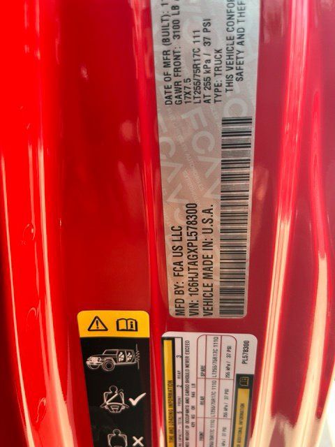 Used 2023 Jeep Gladiator Sport AWD/4WD image 13