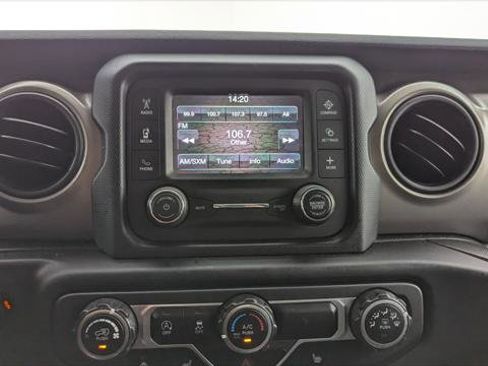 Used 2018 Jeep Wrangler Unlimited Sport S image 28