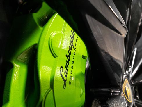 Used 2022 Lamborghini Urus image 21