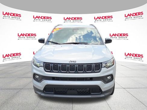 Used 2026 Jeep Compass Latitude AWD/4WD image 8