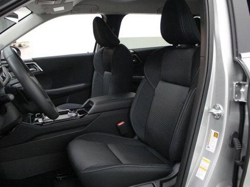 New 2026 Mitsubishi Outlander ES image 7