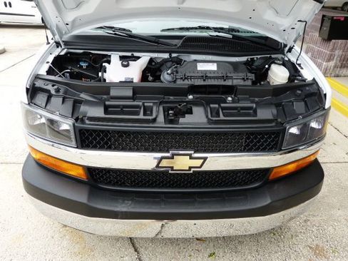 Used 2024 Chevrolet Express 2500 w/ Driver Convenience Package image 9