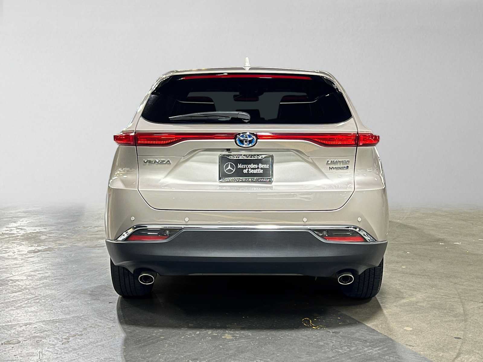 Used 2021 Toyota Venza Limited w/ Advanced Technology Package AWD/4WD image 4