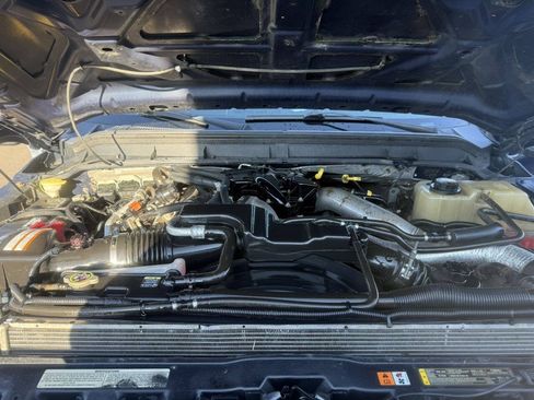 Used 2011 Ford F450 XLT w/ FX4 4X4 Off-Road Pkg image 13