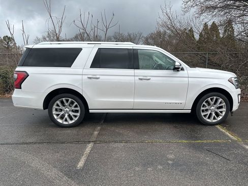 Used 2019 Ford Expedition Max Platinum image 2