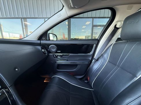 Used 2017 Jaguar XJ R-Sport image 21