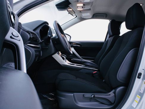 Used 2024 Mitsubishi Eclipse Cross Black Edition image 3