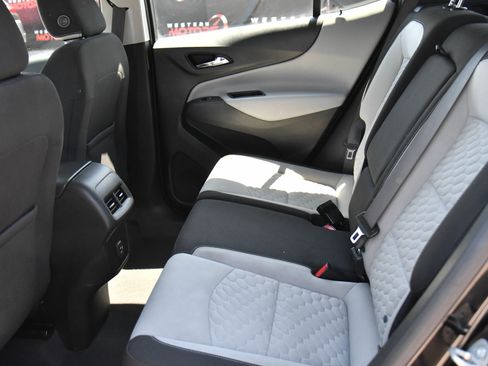 Used 2021 Chevrolet Equinox LS FWD image 31