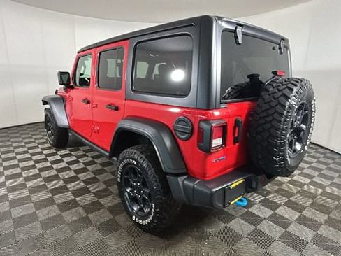 Used 2023 Jeep Wrangler Unlimited w/ Convenience Group AWD/4WD image 4