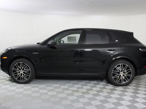 New 2026 Porsche Cayenne E-Hybrid image 2