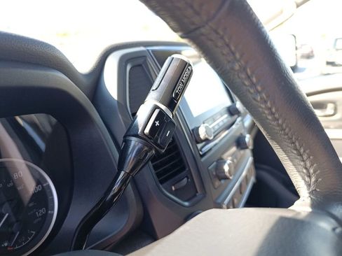 Used 2024 Nissan Titan SV w/ SV Convenience Package image 22