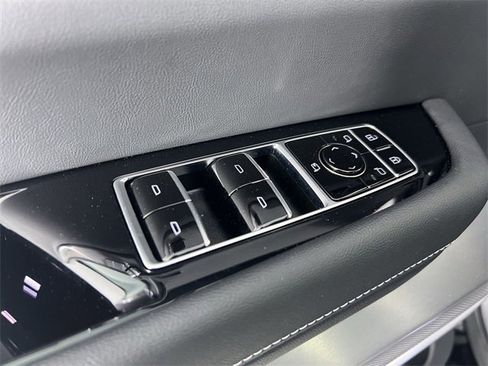 Used 2026 Cadillac Vistiq Luxury image 24