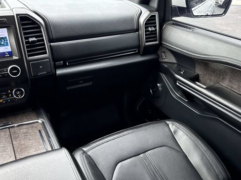Used 2021 Ford Expedition Max Limited RWD image 20