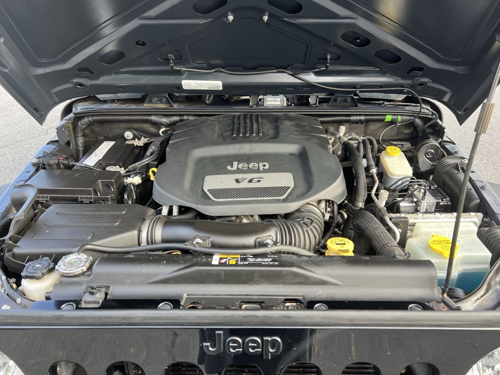 Used 2018 Jeep Wrangler Sport AWD/4WD image 24