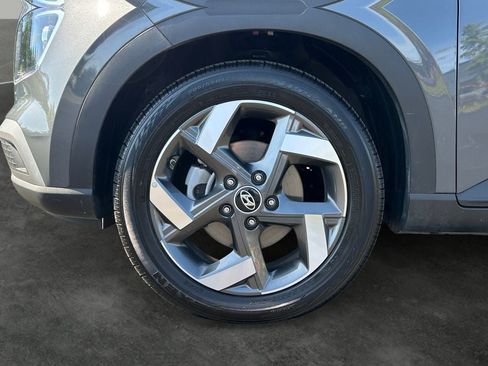 Certified 2025 Hyundai Venue SEL FWD image 4