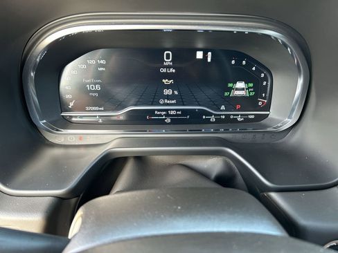 Used 2023 GMC Yukon SLT image 11