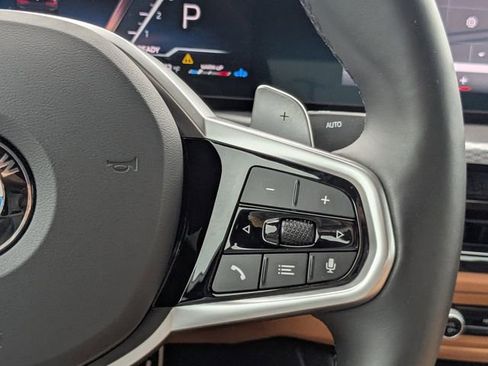 Used 2025 BMW 330i Sedan w/ M Sport Package image 29