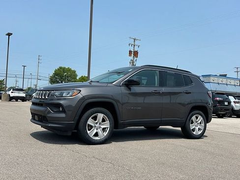 Used 2022 Jeep Compass Latitude AWD/4WD image 4