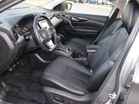 Used 2018 Nissan Rogue Sport SL w/ SL Premium Package image 24