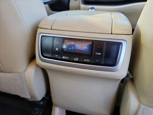 Used 2017 Toyota Highlander XLE FWD image 14