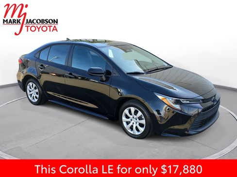 Used 2023 Toyota Corolla LE image 5