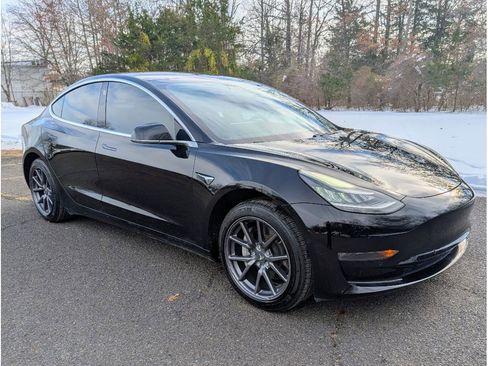 Used 2018 Tesla Model 3 Mid Range image 3