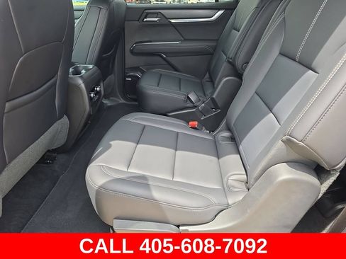 Used 2026 GMC Acadia Elevation w/ Elevation Premium Package AWD/4WD image 15