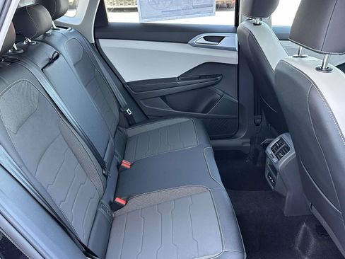 New 2026 Volkswagen Taos SE AWD/4WD image 15