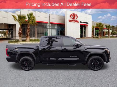 Used 2023 Toyota Tundra SR5 w/ SR5 Convenience Package AWD/4WD image 4