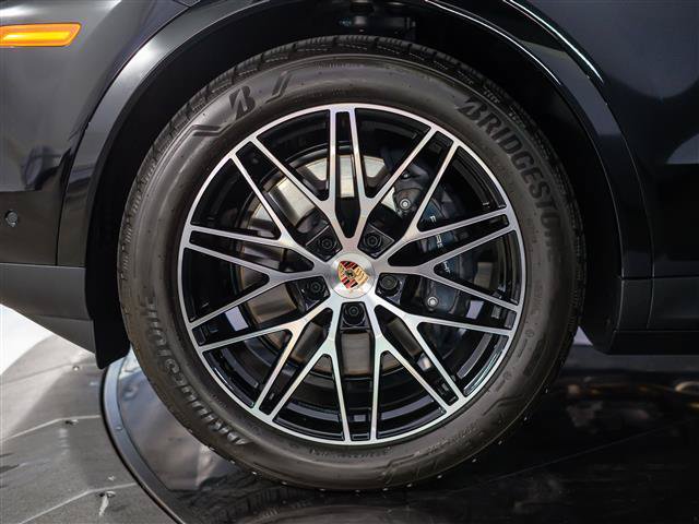 Certified 2026 Porsche Cayenne AWD/4WD image 14