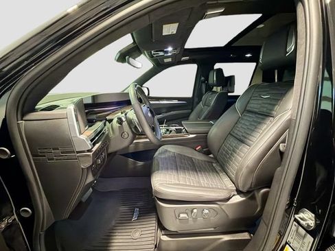 Certified 2025 Cadillac Escalade Sport Platinum w/ LPO, ONYX Package AWD/4WD image 19