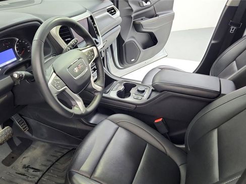 Used 2023 GMC Acadia SLT AWD/4WD image 9