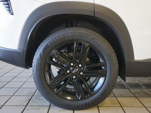 Used 2025 Chevrolet Trax ACTIV w/ Sunroof Package image 33