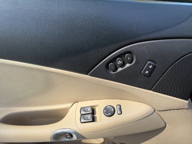Used 2005 Chevrolet Corvette Coupe w/ Preferred Equipment Group RWD image 19