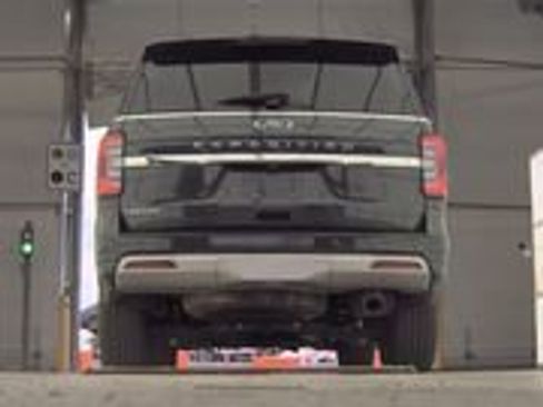 Used 2022 Ford Expedition Limited image 8