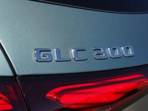 Used 2026 Mercedes-Benz GLC 300 image 12