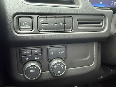 Used 2023 Chevrolet Tahoe LT AWD/4WD image 19