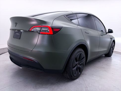 Used 2023 Tesla Model Y Long Range AWD/4WD image 14