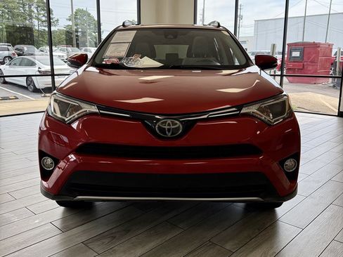 Used 2017 Toyota RAV4 XLE FWD image 2