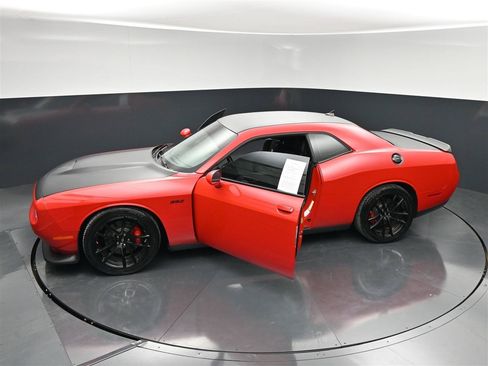 Used 2019 Dodge Challenger R/T Scat Pack w/ T/A Package RWD image 37