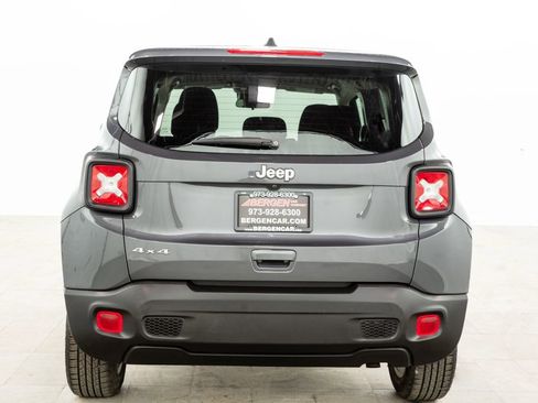 Used 2023 Jeep Renegade Latitude image 11