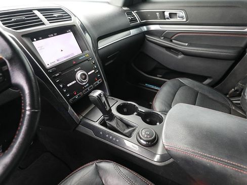 Used 2019 Ford Explorer Sport w/ Ford Safe & Smart Package AWD/4WD image 21