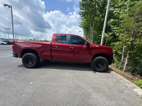 Used 2019 Chevrolet Silverado 1500 Custom Trail Boss w/ Custom Convenience Package AWD/4WD image 3
