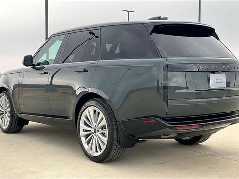 New 2026 Land Rover Range Rover SE image 3