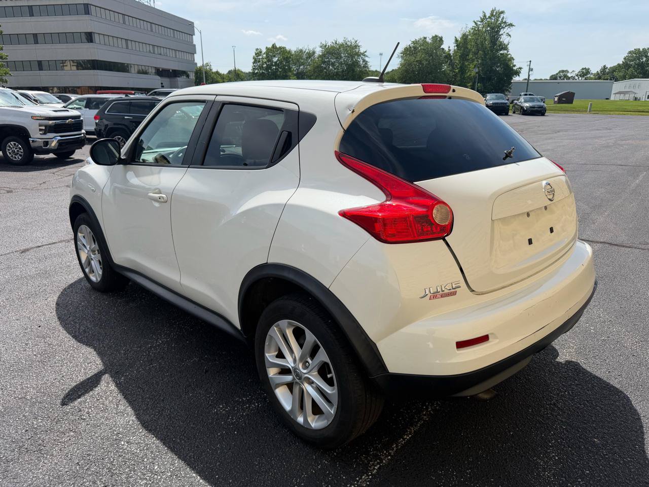 Used 2013 Nissan Juke SV FWD image 4