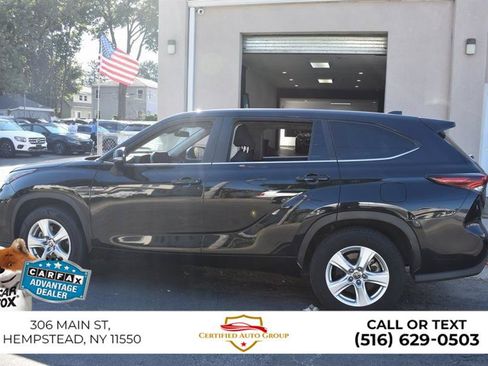 Used 2025 Toyota Highlander LE FWD image 5