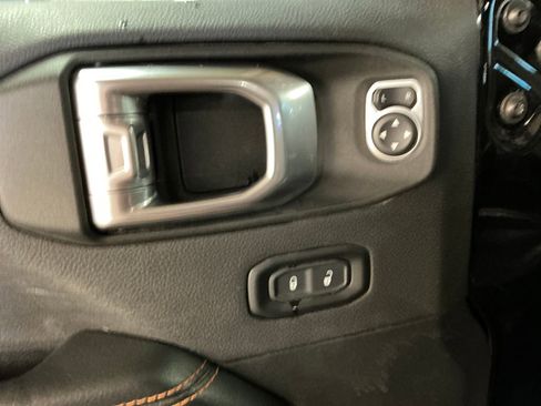 Used 2020 Jeep Gladiator Mojave AWD/4WD image 16