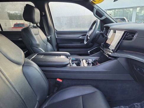 Used 2023 Jeep Wagoneer L Series III w/ Preferred Equipment Group image 37